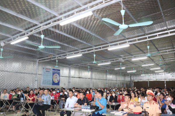 Lạng Giang: hơn 300 công nhân lao động được tuyên truyền phổ biến giáo dục pháp luật