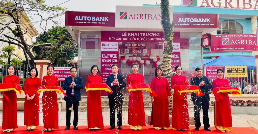 Agribank Chi nhánh huyện Lạng Giang- Bắc Giang II: Khai trương máy ATM đa chức năng (Autobank CDM)