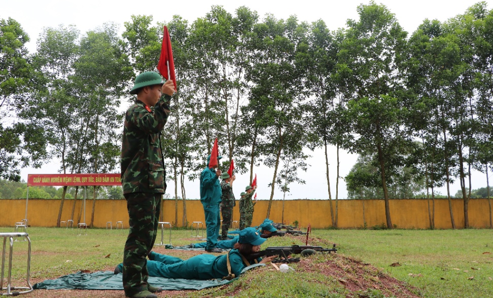 Ban CHQS huyện Lạng Giang tổ chức bắn đạn thật cho lực lượng DQTV năm thứ nhất năm 2023