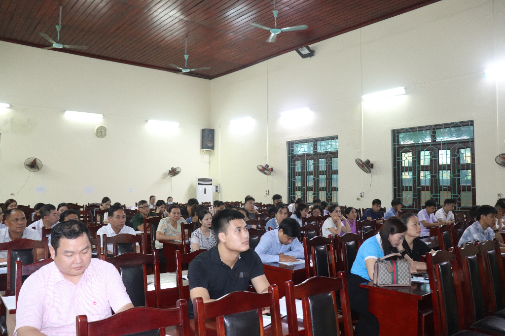 Ngân hàng chính sách xã hội huyện Lạng Giang tổ chức tập huấn, kỹ năng, nghiệp vụ tín dụng chính...