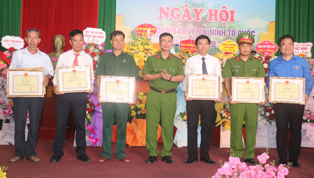 Lạng Giang tổ chức điểm “Ngày hội Toàn dân bảo vệ an ninh Tổ quốc” tại xã Tiên Lục