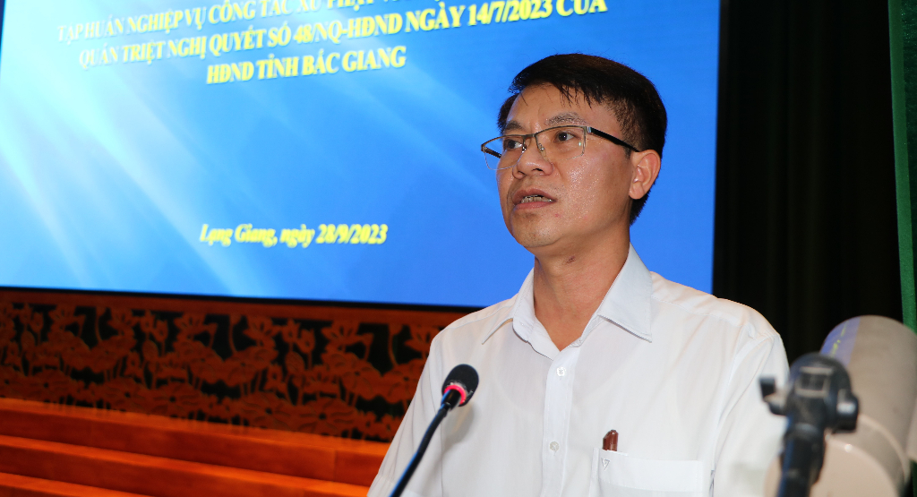 Lạng Giang hơn 160 người tham gia tập huấn nghiệp vụ công tác xử lý vi phạm hành chính