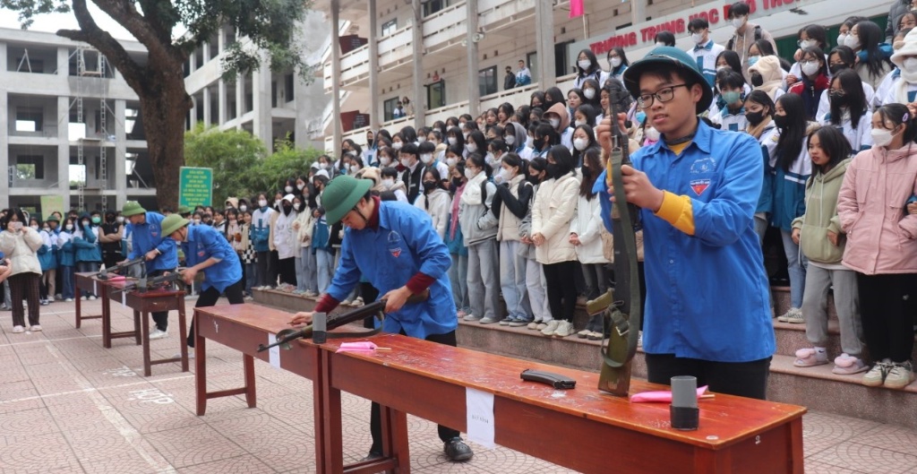 Trường THPT Lạng Giang số 1 tổ chức sôi động Hội thao Giáo dục Quốc phòng và An ninh năm học...