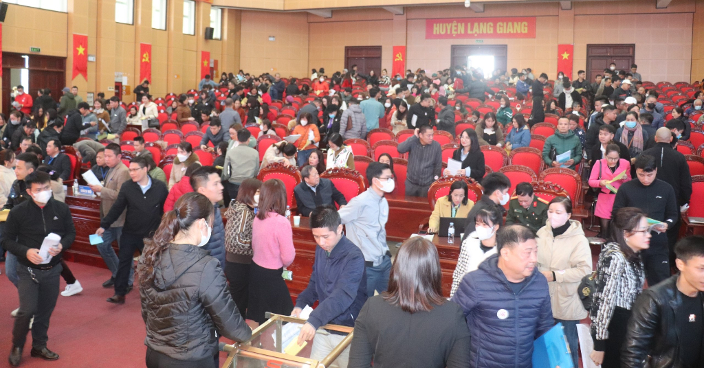 Lạng Giang: Phiên đấu giá QSD đất thứ 2 năm 2024