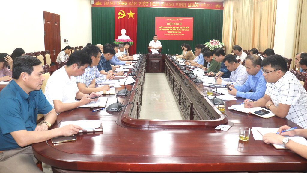 Lạng Giang triển khai Kế hoạch thực hiện “Đợt Cao điểm” vận động người dân tham gia BHXH tự...