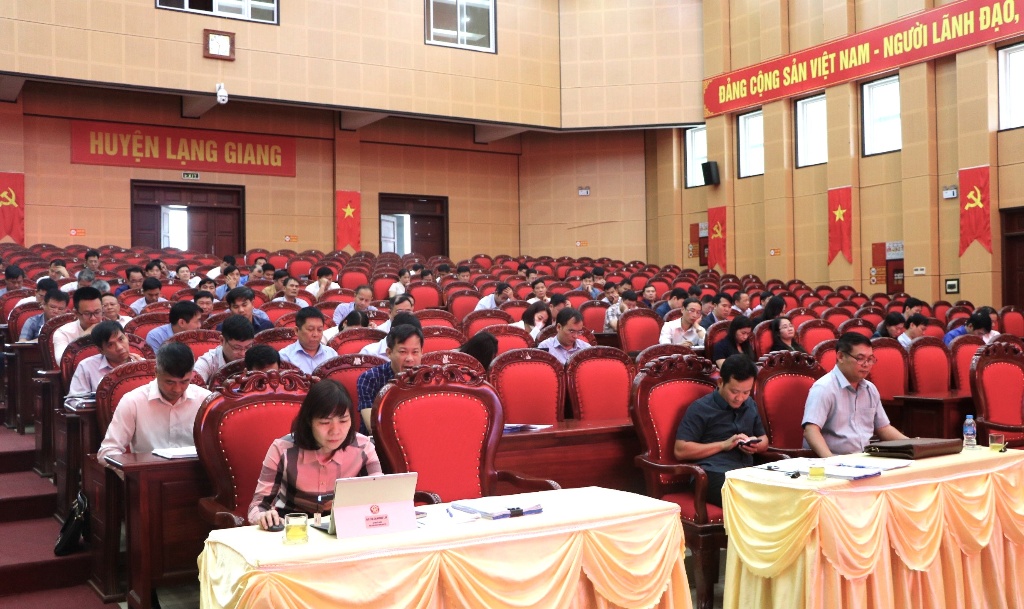 Lạng Giang: Huyện uỷ kiểm điểm kết quả thực hiện nhiệm vụ quý I, triển khai nhiệm vụ trọng tâm...