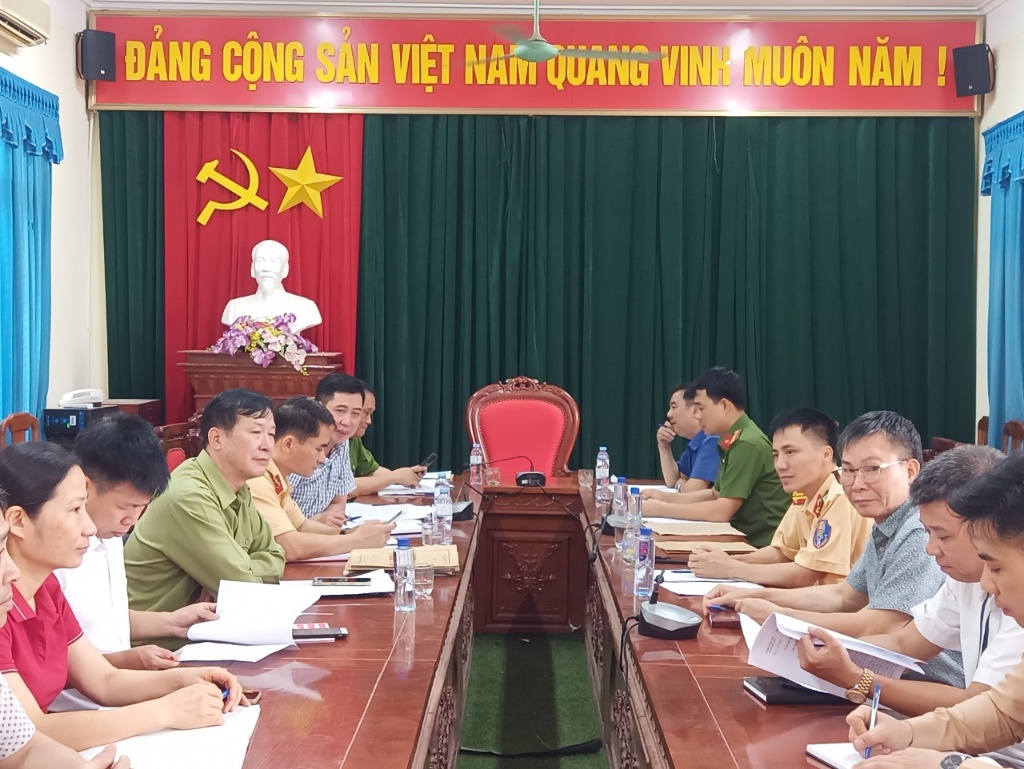 Ban An toàn giao thông huyện kiểm tra công tác bảo đảm trật tự an toàn giao thông tại xã Hương Sơn