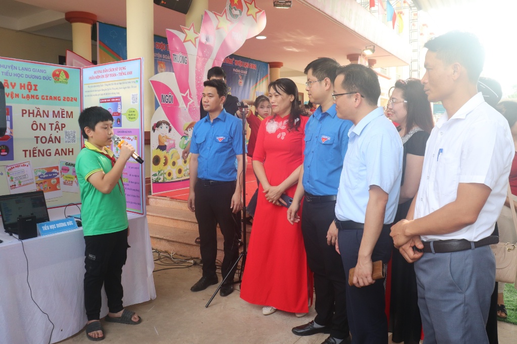 Sôi nổi Ngày hội sáng tạo trẻ, Chung khảo cuộc thi sáng tạo thanh thiếu niên, nhi đồng huyện Lạng Giang năm 2024|https://langgiang.bacgiang.gov.vn/chi-tiet-tin-tuc/-/asset_publisher/0tBnd4sOntxK/content/soi-noi-ngay-hoi-sang-tao-tre-chung-khao-cuoc-thi-sang-tao-thanh-thieu-nien-nhi-ong-huyen-lang-giang-nam-2024