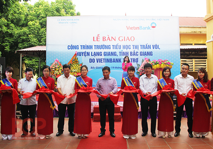 Lễ bàn giao công trình Trường Tiểu học thị trấn Vôi, huyện Lạng Giang
