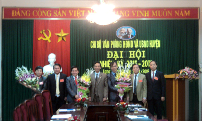 Chi bộ Văn phòng HĐND và UBND huyện Lạng Giang tổ chức Đại hội Chi bộ nhiệm kỳ 2015-2018